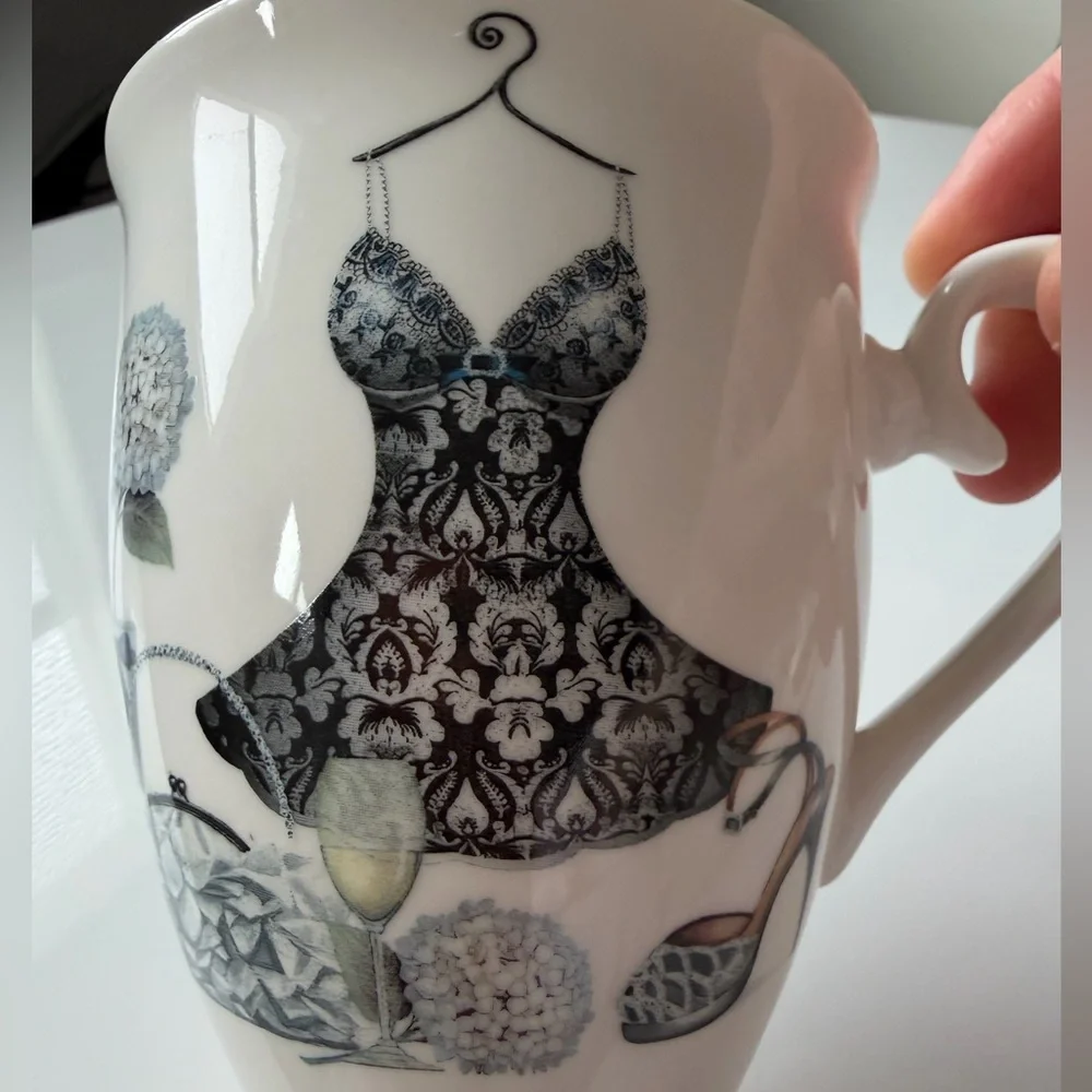 Summer River Elegant Coffee Mug-Shampagne Glass,Stiletto Heel,Clutch & Hudrangea
